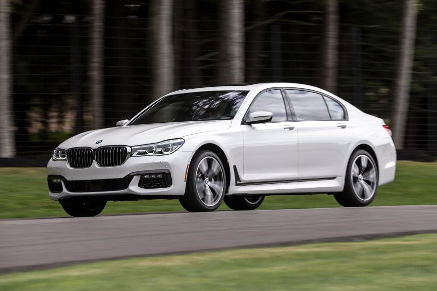  BMW 750i xDrive M Sport (G11) 2016 года  (NA) (фото 32 из 47)